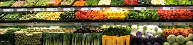 Gemüsetheke in einem amerikanischen Supermarkt