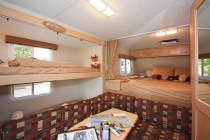 Dinette im Truck Camper Bunk-Bed